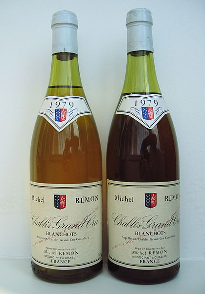419px-Chablis_Blanchots_1979_bottle_variation.jpg