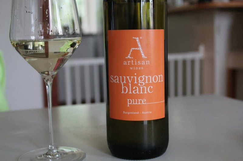 Artisan Pure Sauvignon Blanc.jpg