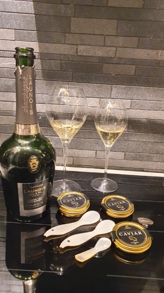 Caviarprovning attilus grand champagne 41 premium 23 Launois.jpg