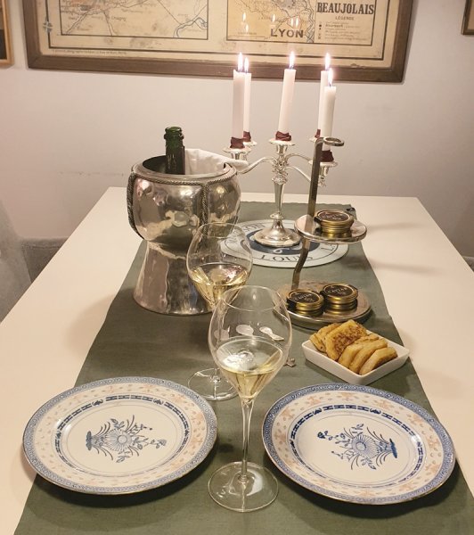caviarprovning attilus vinkallarbutiken 2 glas.jpg